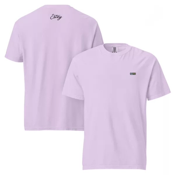 T-shirt Sarment – Garment-dyed orchidée T-shirt Sarment Estey garment-dyed orchidée, coton américain lourd 206 g/m², broderie Estey